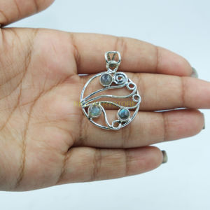 Pendentif en argent sterling 925 fait à la main avec pierre précieuse labradorite naturelle, enveloppé de fil, bijoux pour cadeau de Noël, cadeau d'anniversaire - Product Image 2