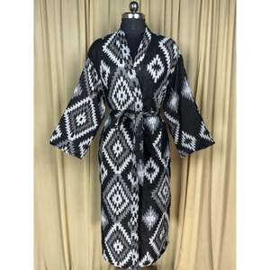 Cárdigan de Invierno para Mujer, Mezcla de Lana de Yak, Diseño Romántico con Estampado de Diamantes Negros, Estilo Kimono, con Bolsillos, Tejido ODM, para Estar en Casa - Product Image 1