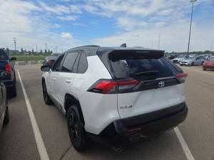 Autos usados más vendidos 2024 RAV.4 XLE 4 puertas SUV - Product Image 4