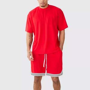 Camiseta de algodón de alta calidad con cuello en V para hombre, conjunto de pantalones cortos con estampado de baloncesto, el mejor Material Vintage personalizado OEM para verano informal - Product Image 1