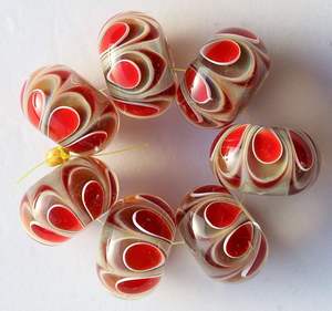 Perles en résine colorées faites à la main pour la décoration de la maison, cadeau, taille personnalisable, décoration de mariage et d'art - Product Image 1