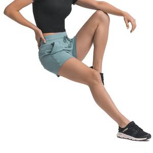 Pantalones cortos de entrenamiento de sudor informales personalizados de cintura alta para mujer, pantalones cortos ajustados de algodón y poliéster de nailon de Color sólido para mujer - Product Image 5