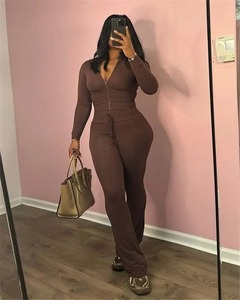 Conjunto Deportivo de 2 Piezas para Mujer con Logotipo Personalizado, Chaqueta con Cremallera y Pantalones de Campana para Yoga, Fitness y Ejercicio - Product Image 4