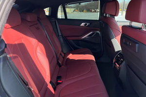 2024 B 6M 7W X6 X.Dri.ve40i Turbo 6 cylindres AWD M Sport et packs Premium Volant à gauche Sièges en cuir Caméra arrière - Product Image 3