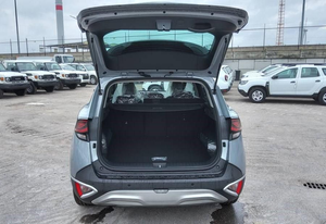 SUV 4x4 d'occasion, 2.0 L essence, transmission automatique, intérieur luxueux - Product Image 3