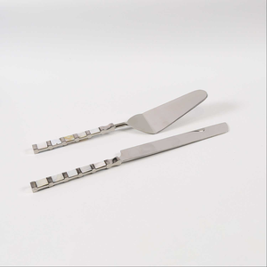 Servidor de pastel personalizado hecho con acero con mango de cuentas Servidor de pastel de hermosa calidad con logotipo elegante disponible - Product Image 4