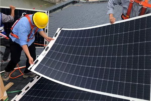 Panel Solar Flexible de PET de 100W 120W 140W 160W con 22% de Eficiencia, Certificado CE/TUV/ISO para Techo de Automóvil - Product Image 3