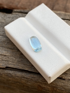 Pierre de cabochons en forme d'aigue-marine naturelle de couleur supérieure avec une pierre précieuse en vrac de bon lustre pour la fabrication de bijoux 1.62 carat - Product Image 3