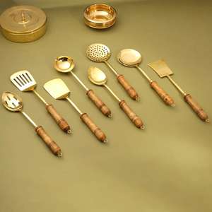 Spatule de cuisine en laiton de haute qualité, faite à la main, avec une finition lisse, outil traditionnel pour une cuisine indienne authentique - Product Image 2
