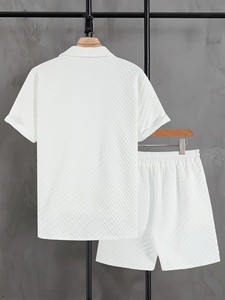 Conjunto de dos piezas de estilo coreano blanco para hombre, camisa de manga corta informal de verano ligera transpirable, pantalones cortos con cordón para la playa - Product Image 2