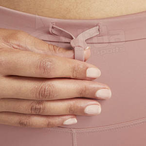 Pantalones cortos de Yoga transpirables de poliéster LICRA de último diseño, pantalones cortos de Yoga cómodos, ropa de gimnasio, pantalones cortos de Yoga para mujer - Product Image 4