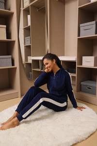 ชุดวอร์มแขนยาวแบบมีซิปสำหรับผู้หญิงชุดวอร์มผ้าแคนวาสสองชิ้นพร้อมกระดุมตกแต่งกางเกงขายาว - Product Image 4