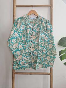 Ensemble deux pièces de vêtements de nuit traditionnels en coton indien avec imprimés ethniques et ensemble confortable pour femmes disponible à la vente - Product Image 6