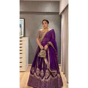 Diseñador de color azul Nueva colección Lehenga Choli de seda pesada - Product Image 3