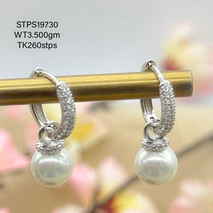 Pendientes de aro Huggie de circonita cúbica redonda de perla blanca de Plata de Ley 925 para mujer, estilo moderno, joyería de lujo para mujer - Product Image 1