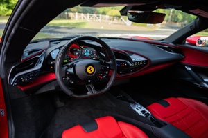 เฟอร์รารี่ SF90 สไปเดอร์ คอนเวอร์ทิเบิล ปี 2022 เกียร์อัตโนมัติ เบาะหนัง ไฮบริด เทอร์โบ รับรองคุณภาพ สภาพดี ใช้งานน้อย - Product Image 3