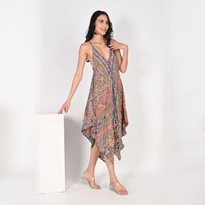 Robe en soie sari décolleté en V profond coupe décontractée longueur thé Belles robes d'été sans manches - Product Image 2