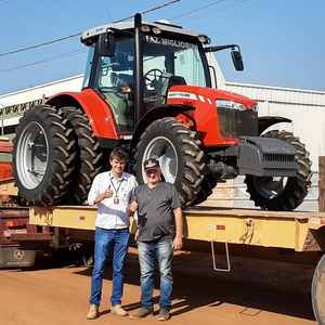 รถแทรกเตอร์มาสซีย์เฟอร์กูสัน รุ่นดั้งเดิม MF 291 MF 385 MF 290 4X4 เครื่องจักรกลการเกษตร รถแทรกเตอร์มาสซีย์เฟอร์กูสัน รถแทรกเตอร์สำหรับงานเกษตร ขาย - Product Image 2