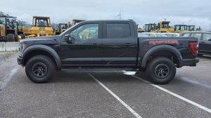 Camión seminuevo verificado 3,5 L Turbo Gasolina Automático SuperCrew Modelo de lujo - Product Image 2