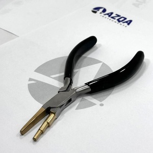 Pince à piercing de nez en acier inoxydable de haute qualité avec embout en laiton, 5,5 pouces, outil de précision pour studio de piercing corporel - Product Image 1