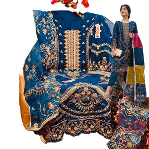 Collection de costumes pakistanais imprimés en crêpe français avec robe de soirée de travail en pierre brodée Jari multi-fils - Product Image 1