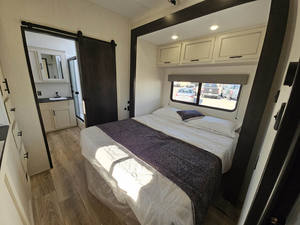 Autocaravana de Alta Calidad con Paneles Solares, GPS, Lavadora/Secadora, Estándares de Lujo para Campamentos, Venta Mundial - Product Image 2