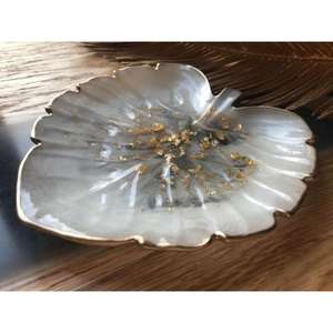 Bol de service en résine au design antique blanc fait à la main pièce unique avec qualité supérieure et design à un coût extrême - Product Image 2