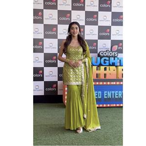 Ensemble pakistanais prêt-à-porter, haut en faux georgette lourd, sharara palazzo avec dupatta, pour mariage et soirée - Product Image 1