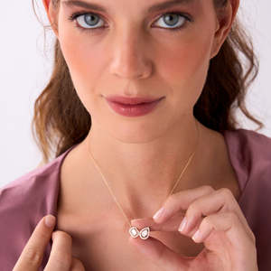 Impresionante Collar con Colgante Toi Et Moi de Pera y Esmeralda con Halo, 1.55 Ct F VS, Oro de 14K, Regalo de Joyería Fina para Aniversario de Bodas - Product Image 3