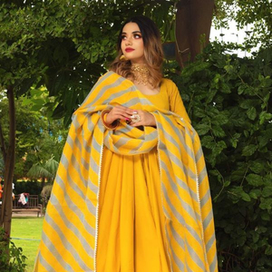 พรีเมี่ยม REYON KURTA กับกางเกงและ DUPATTA ชุดลำลอง,ชุดเดรสสีดำสวยแบบดั้งเดิมสวมใส่ชุดกางเกงคูร์ต้า - Product Image 1