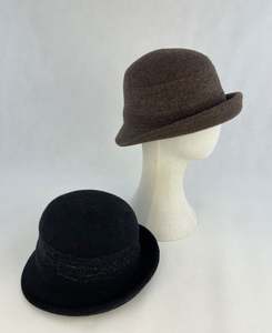 Chapeaux Bob en Laine Tricotés Personnalisés pour Femmes – Modèles Peintre Tendance et Colorés - Product Image 2