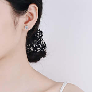 ต่างหูเจ้าหญิงมอยส์ซาไนต์ 1 กะรัต/คู่ ประกายระยิบระยับ - Product Image 5