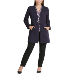 เสื้อแจ็คเก็ตบอมเบอร์ผ้าซาตินแบบกลับด้านได้สำหรับผู้หญิง DKNY รุ่น Chevron Midi Topper พร้อมโลโก้สั่งทำ สีม่วง ไซส์ 14 ตกแต่งด้วยลายปักแบบยาวสำหรับฤดูใบไม้ร่วง - Product Image 4