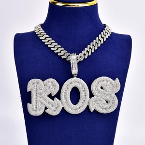 จี้เพชรโมอิสซาไนต์แบบ Iced Out สั่งทำตามชื่อตัวอักษร VVS  ความเงางามสูง  ทำจากเงินแท้ 925  สำหรับผู้ชายและผู้หญิง - Product Image 1
