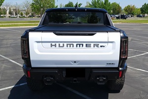 G M HUm-m Er EV Pickup Edición 1 2022, 1000 Caballos de Fuerza, Tracción en las Cuatro Ruedas, Techo Desmontable, Asientos de Cuero, Faros LED, Techo Panorámico Automático - Product Image 3