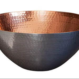 Bol en cuivre de conception martelée noire parfait pour servir des collations décor à la maison fêtes de mariage et divertissement élégant de l'Inde - Product Image 1