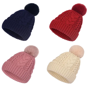 Bonnets en peluche chauds d'hiver pour hommes et femmes, logo personnalisé, pompon de haute qualité, broderie réglable, activités de plein air par temps froid, OEM - Product Image 1