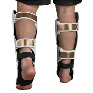 Espinillera Ergonómica de Diseño Curvo, Cuero PU, Cierre de Velcro, Opciones Personalizables, Alto Nivel de Protección, Uso para Adultos, Todas las Temporadas - Product Image 3