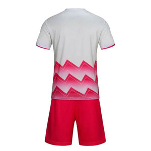 Conjunto de ropa de fútbol personalizada de alta calidad Estilo de uniforme de fútbol transpirable de secado rápido - Product Image 2