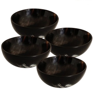 Ensemble de 4 bols de service en corne pour servir des collations, des salades de fruits et un centre de table décoratif à la maison ou au restaurant - Product Image 1