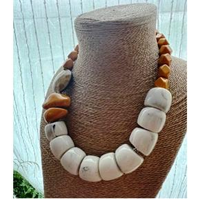 Grand collier en corne de buffle naturelle avec un design religieux écologique fait à la main, taille et couleur personnalisables - Product Image 3