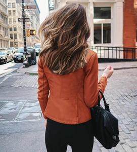 Service OEM bonne qualité chaude automne et hiver femmes mode veste en cuir femmes petites couleurs pour les femmes à vendre - Product Image 5