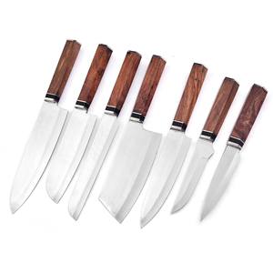 Juego de cuchillos de chef profesionales hechos a mano de acero inoxidable con hoja de Damasco y mango de madera, juego de chef con mango de madera y hoja grabada. - Product Image 6