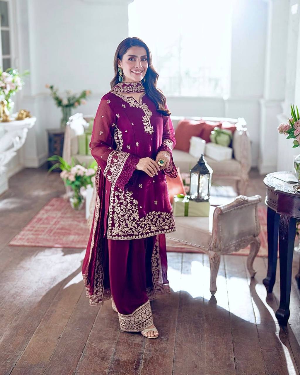 Embroidery Designs Pakistani Dresses
