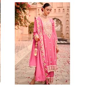 Vêtements de soirée de luxe à la demande Salwar Kameez pour femmes du fournisseur indien disponible à un prix abordable - Product Image 1
