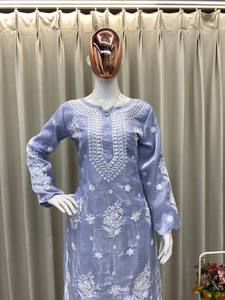 ชุดปาร์ตี้ดีไซเนอร์ Kurta และด้านล่างพร้อมงานปัก - Product Image 3