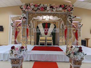 Mandap de Madera con Pilares de Ganesha para Bodas Gujarati Reales, Éxito de Ventas en EE. UU., Mandapam Dorado del Sur de la India en Oferta, Evento en Washington - Product Image 2