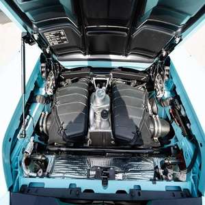 Voiture de sport convertible haute performance d'occasion 2024, transmission automatique, configuration AWD/RWD, intérieur haut de gamme - Product Image 6