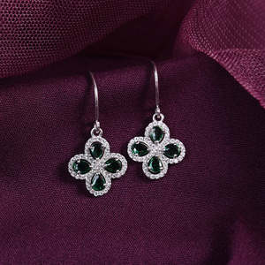 Pendientes Colgantes CLARA de Plata de Ley 925 con Flor Verde - Accesorio de Moda - Product Image 2