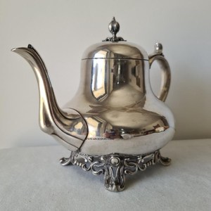 Cafetera Árabe Más Vendida, Hecha de Latón de Alta Calidad, Dallah con Termo Aislado Pulido para Servir Café en Hoteles y en Casa - Product Image 1